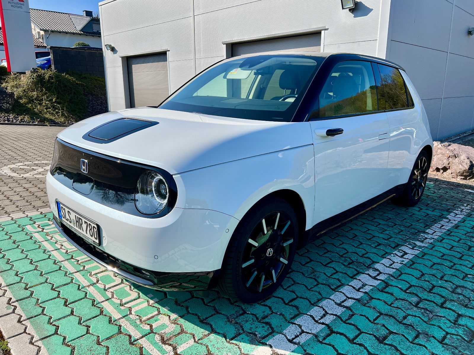 HONDA e