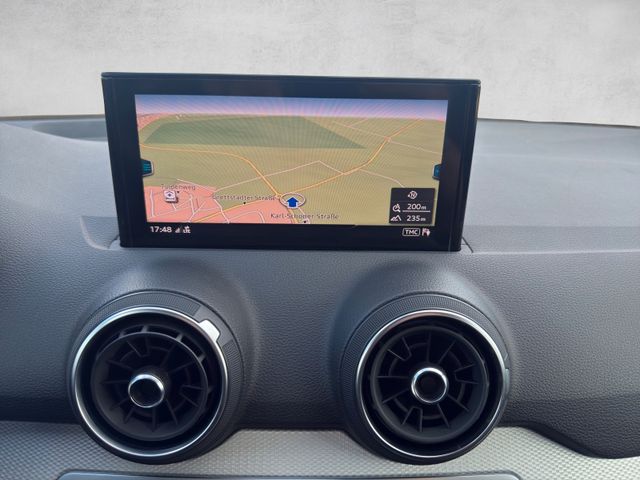 Audi Q2 35 TFSI basis 7-Gang S tronic|Kamera|Navi|LED