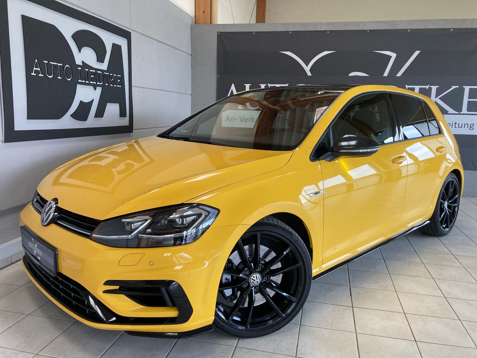 Volkswagen Golf VII R 4Motion Akrapovic Navi R-Performance