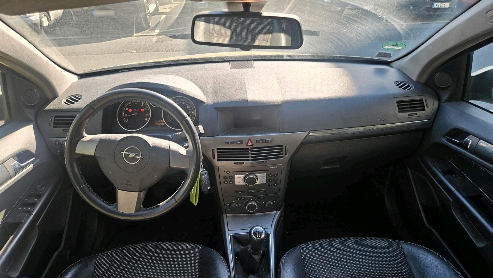Opel Astra 2004 — photo 6
