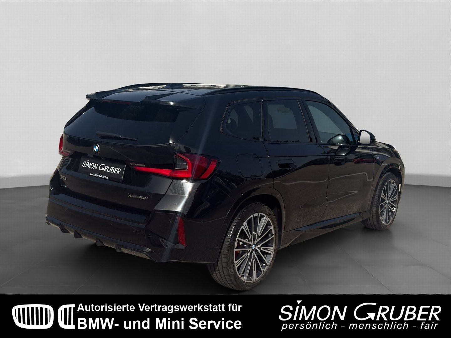Fahrzeugabbildung BMW X1 xDrive23i M Sport Pro Pano HUD H&K Leder AHK