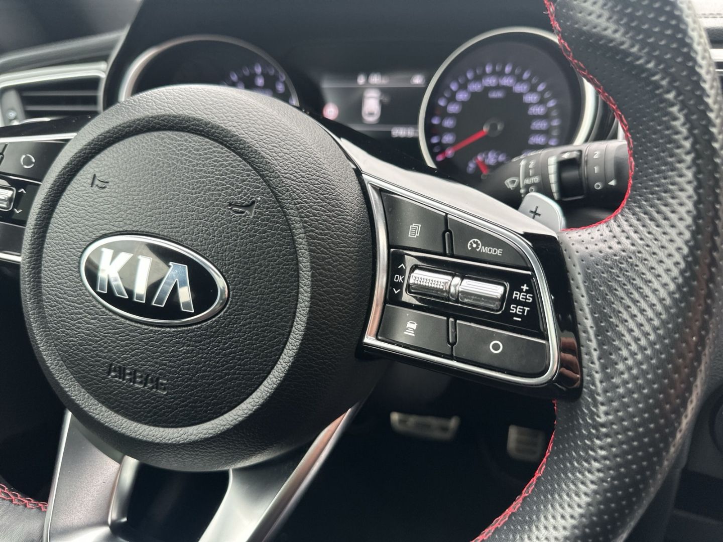 Fahrzeugabbildung Kia ProCeed 1.6 T-GDI DCT7 GT +El. Panodach+Navi+Led
