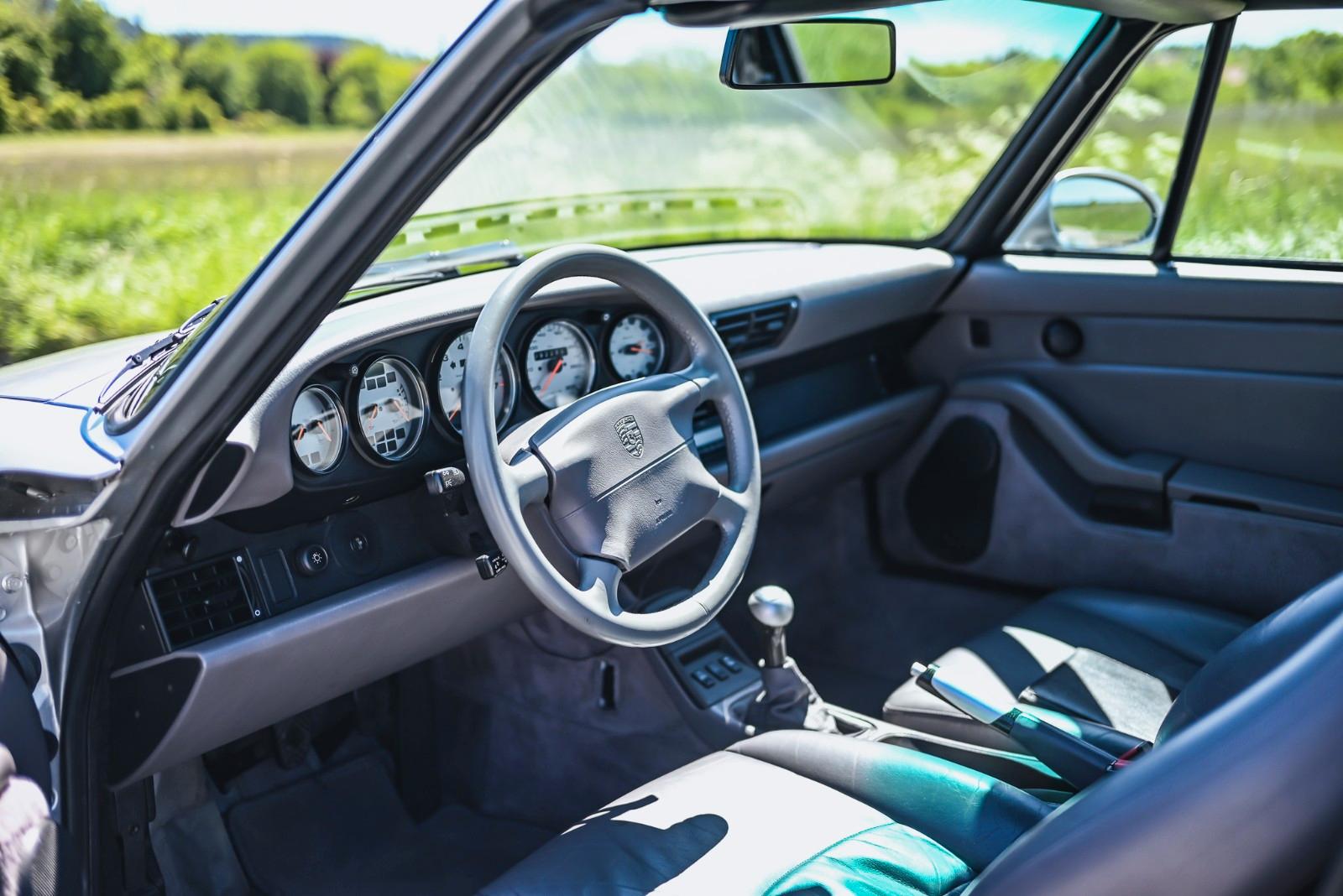 Porsche 993 Carrera Cabriolet