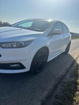 Ford Focus 2,0 EcoBoost ST Leder-Sport-Paket ST - Ford: Eco Sport