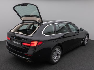Fahrzeugabbildung BMW 530d LuxuryLine Pano Kamera Laser HUD DAB HiFi