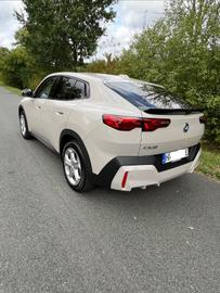 2025 BMW IX2 照片 2