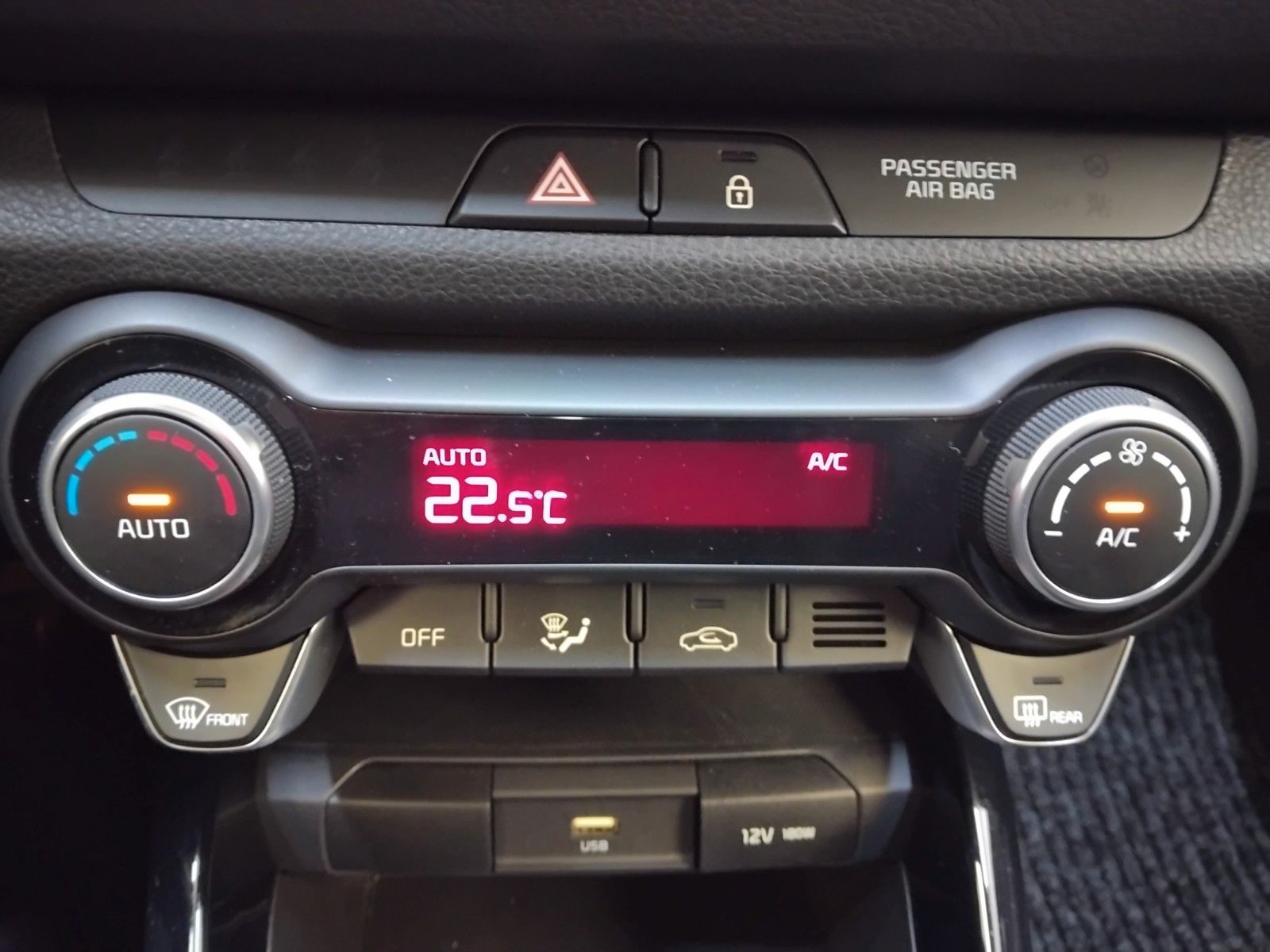 KIA Rio (06/2026, Benzin)