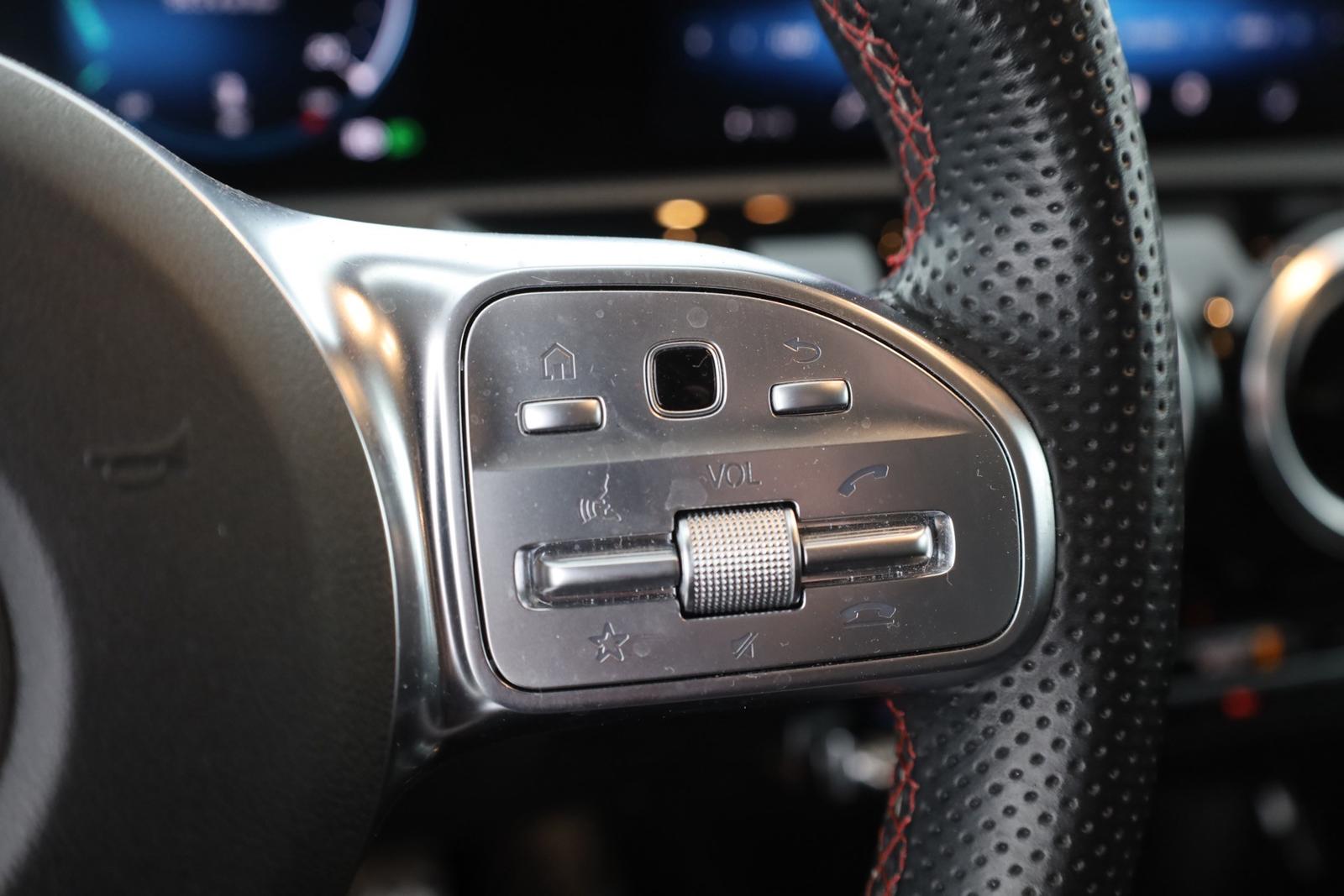 Mercedes-Benz A200 AMG Line LED Navi Sitzheizung Widescreen