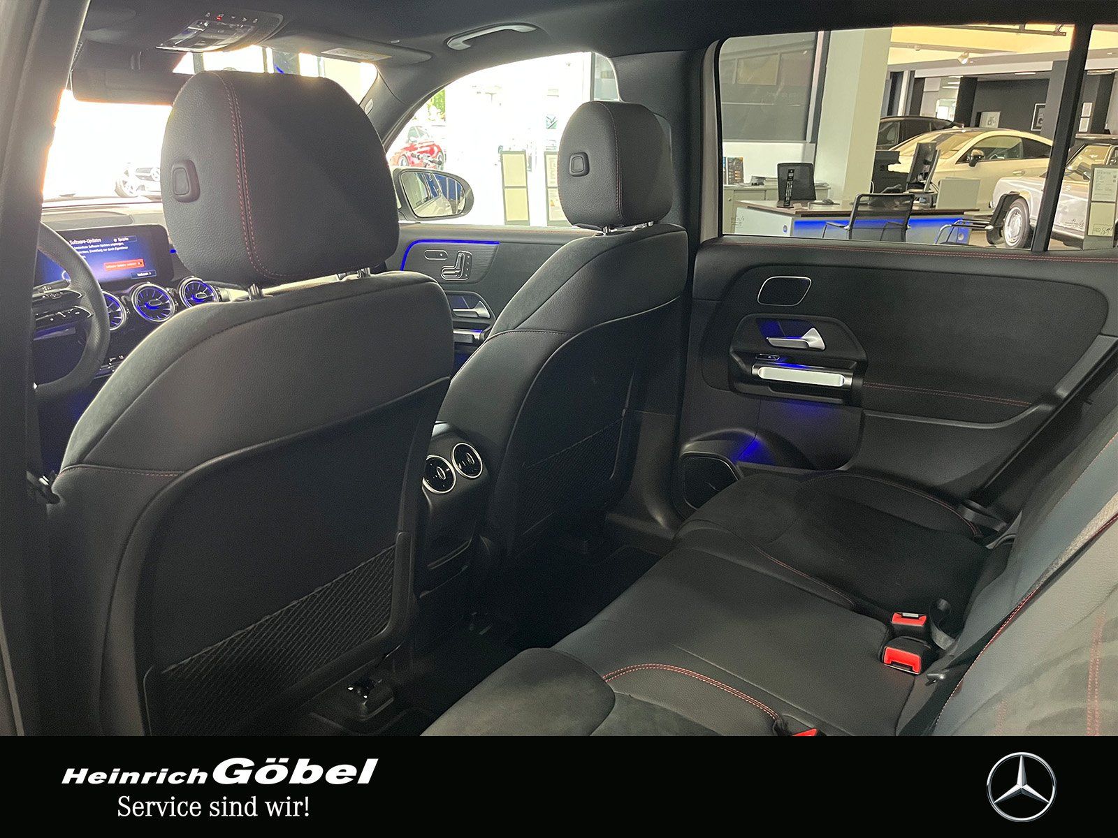 Fahrzeugabbildung Mercedes-Benz EQB 350 4M AMG+PANO+HUD+360°+CARPLAY+MEMORY+