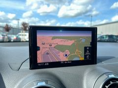 Fahrzeugabbildung Audi Q2 30 TFSI sport AHK Navi Einparkhilfe Sitzhzng.