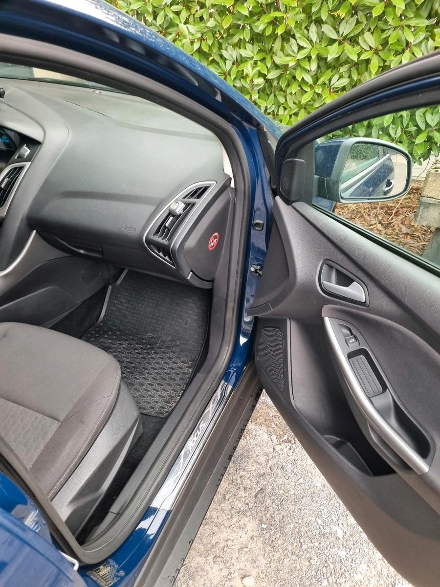 Ford Focus 2014 — photo 9