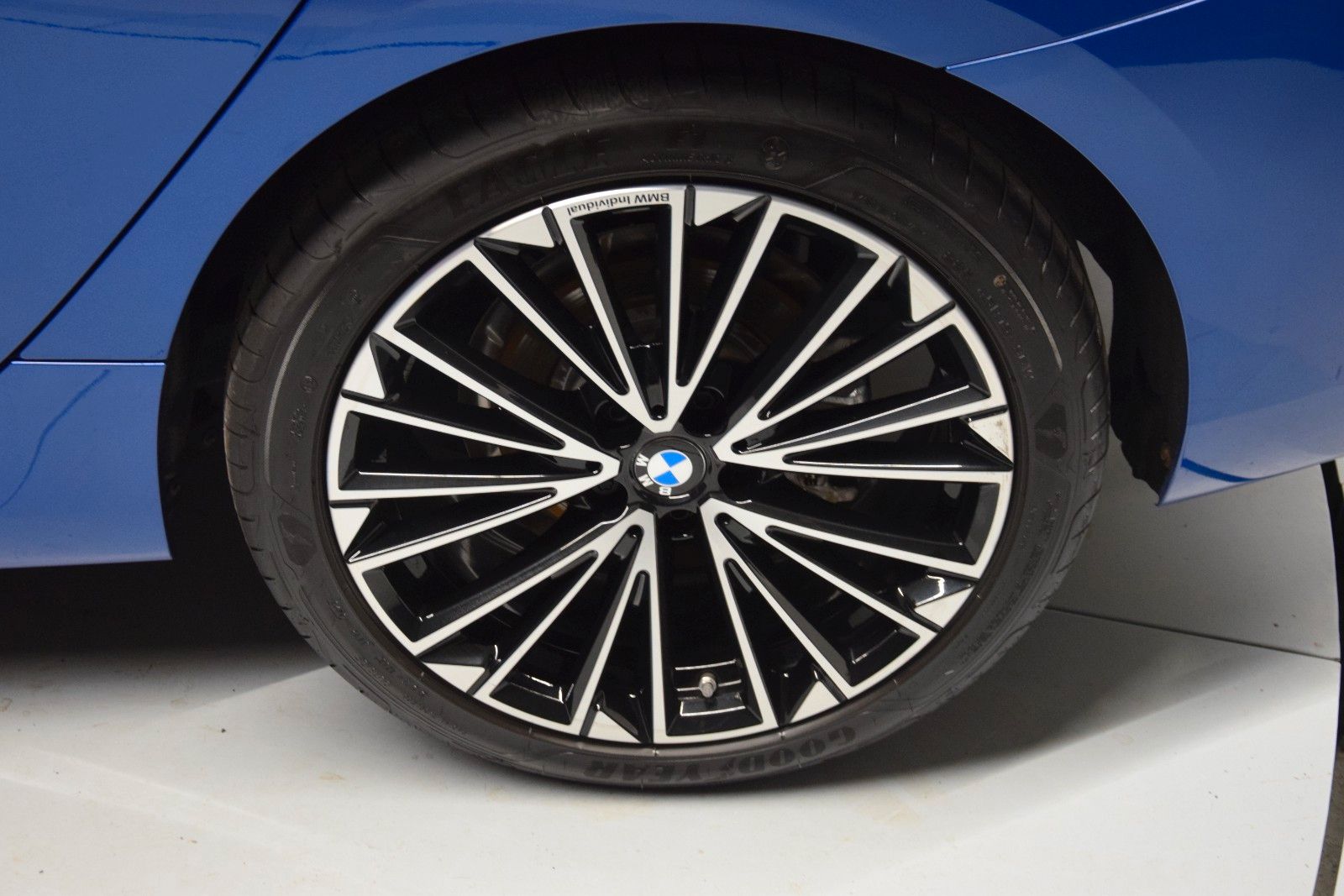 Fahrzeugabbildung BMW 218 i  Active Tourer M Sport Pano ACC Leder H&k