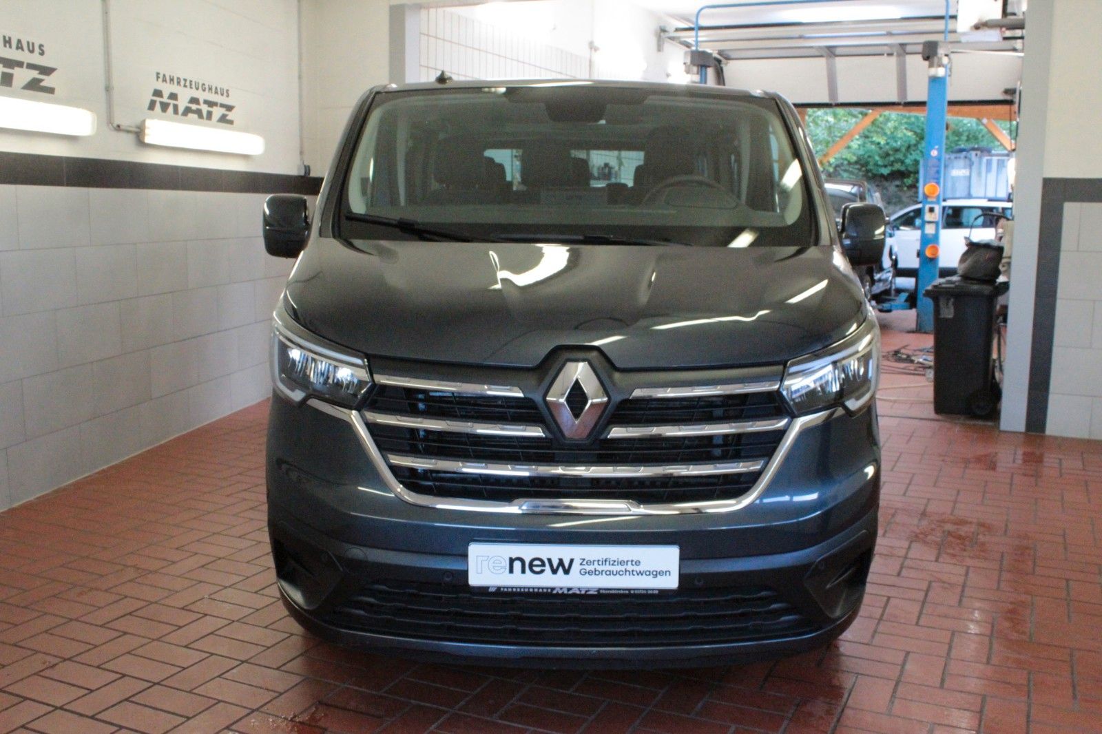 Fahrzeugabbildung Renault Trafic Grand L2H1 Blue DCI EDC Automatik