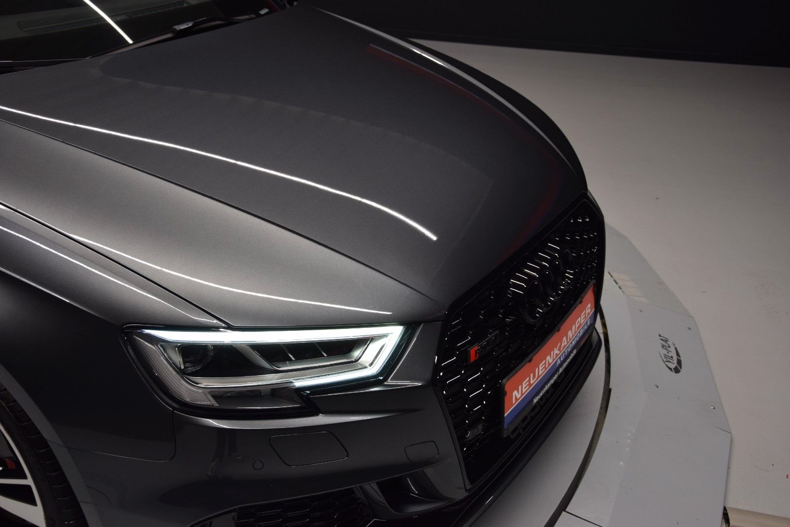 Fahrzeugabbildung Audi RS3 Sportback 2.5 TF quattro Pano B&O Schale ACC