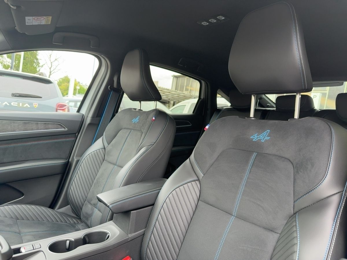 Fahrzeugabbildung Renault Arkana Esprit Alpine Full Hybrid 145