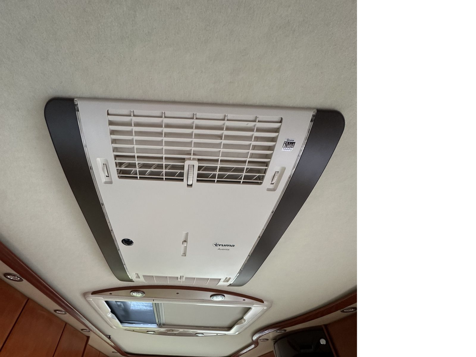 Fahrzeugabbildung Concorde Charisma 890 LS MAN TGL 02