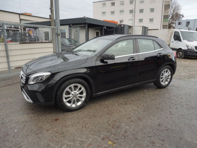 Mercedes-Benz GLA 200 CDI   NAVI  LED  STYLE