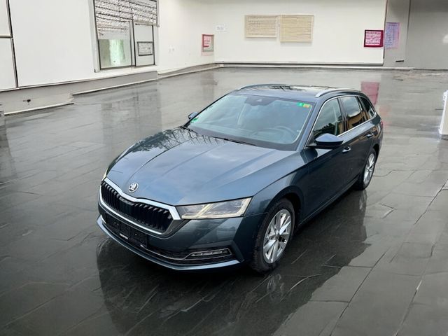 Skoda Octavia First Edit. 2.0 TDI DSG Style Matrix HUD