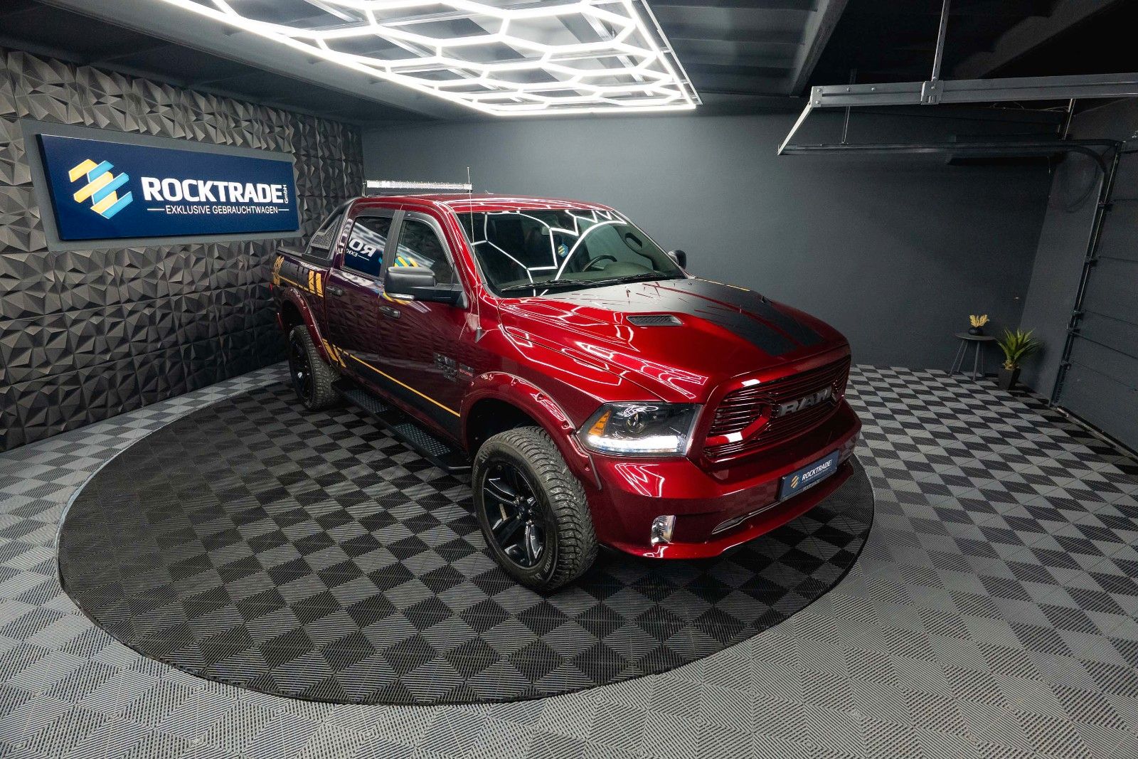 Fahrzeugabbildung Dodge RAM 5.7 V8 HEMI 4x4 OFFROAD Night-Paket *LED*AHK