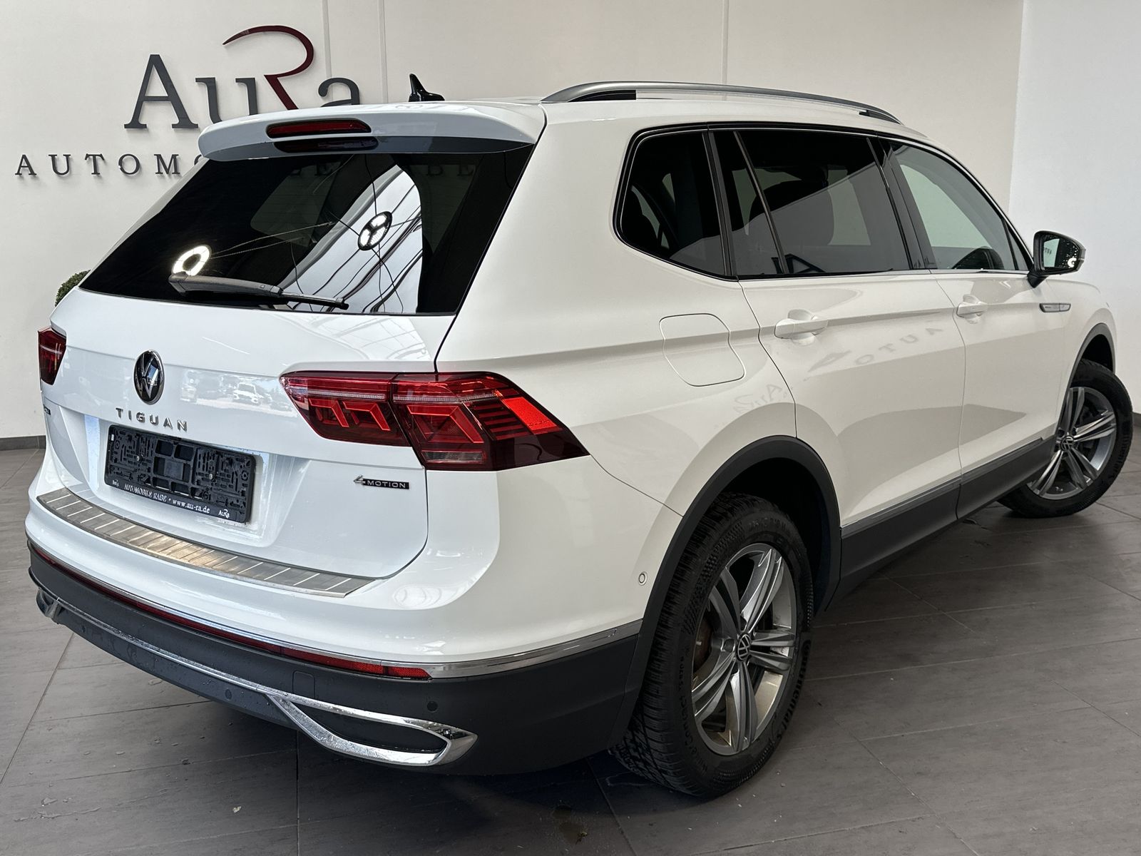 Fahrzeugabbildung Volkswagen Tiguan Allspace Elegance 4M NAV+LED+PANO+AHK+VC