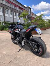 Suzuki GSX-8R - SUZUKI GSX 8R