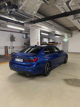 BMW 330i M Sport Automatic (Apple CarPlay/H&K Sound) - BMW 330 Gebrauchtwagen in München