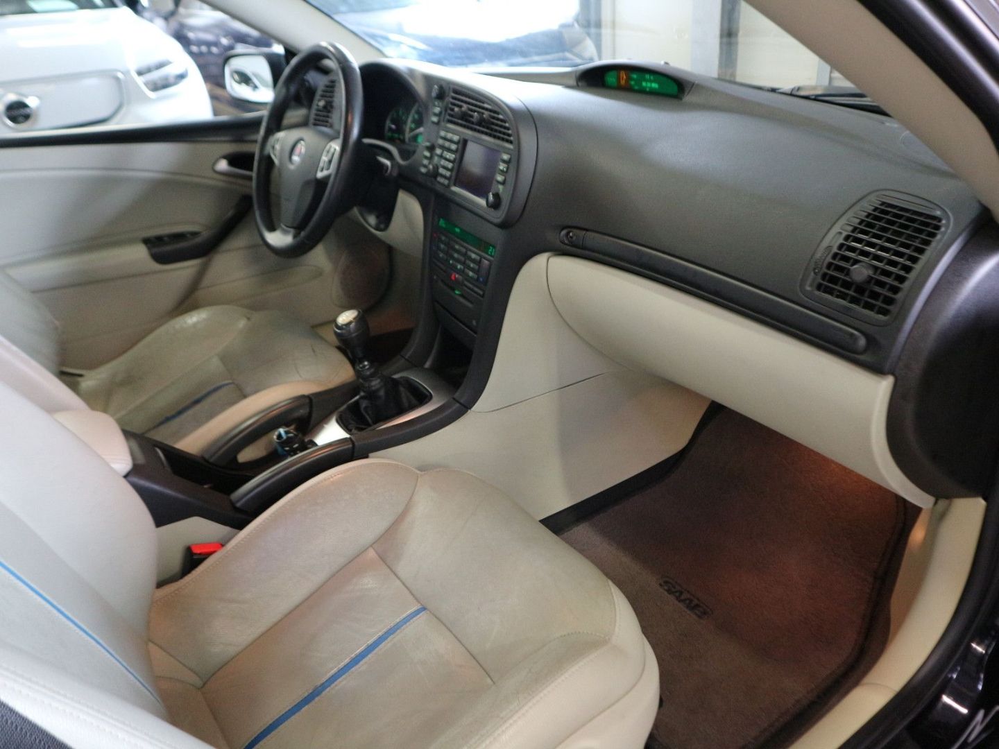 Fahrzeugabbildung Saab 9-3 Cabriolet 1.9 TiD Vector Leder Navi PDC SHZ