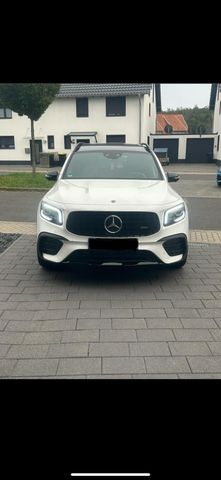 MERCEDES-BENZ GLB 250 4MATIC.AMG-Line,Garantie bei Mercedes