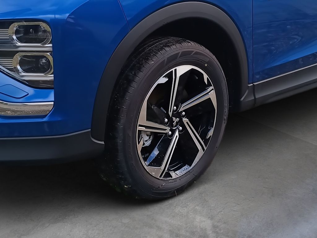 Fahrzeugabbildung Mitsubishi Eclipse Cross Plug-in Hybrid PLUS 2.4 MIVEC 4WD