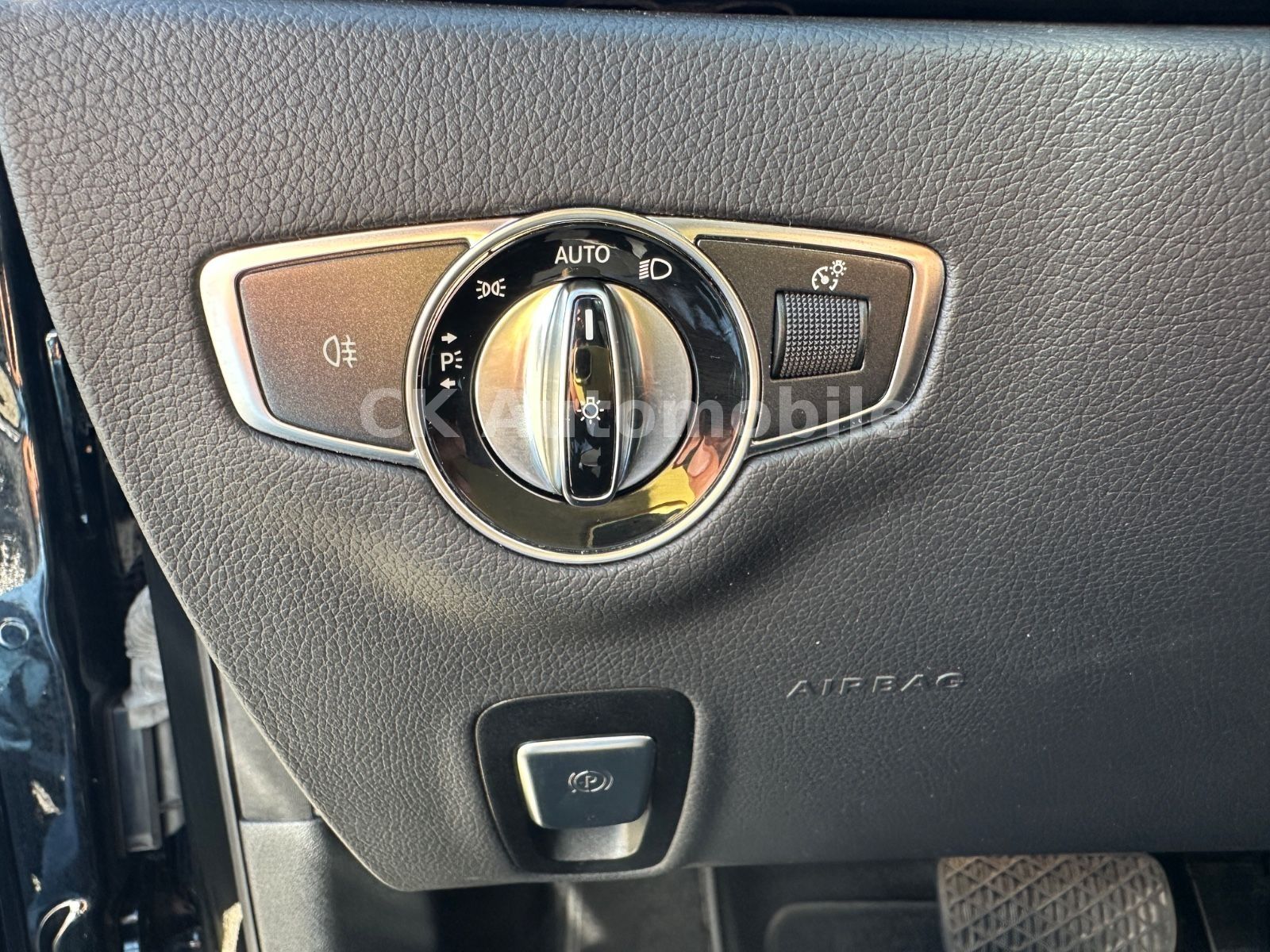 Fahrzeugabbildung Mercedes-Benz E 300de T-Modell Avantgarde/Widescreen/LED/AHK