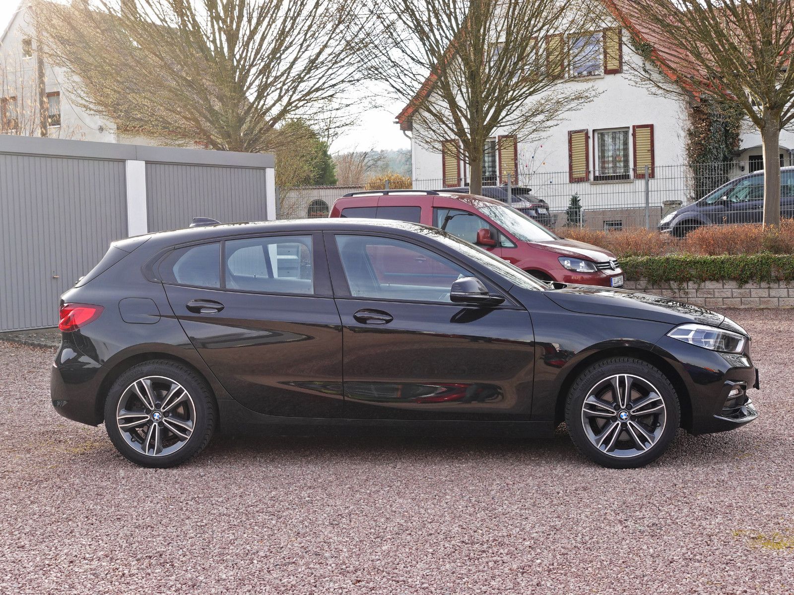Fahrzeugabbildung BMW 118i Sport Line Navi CarPlay LED-Pkt.