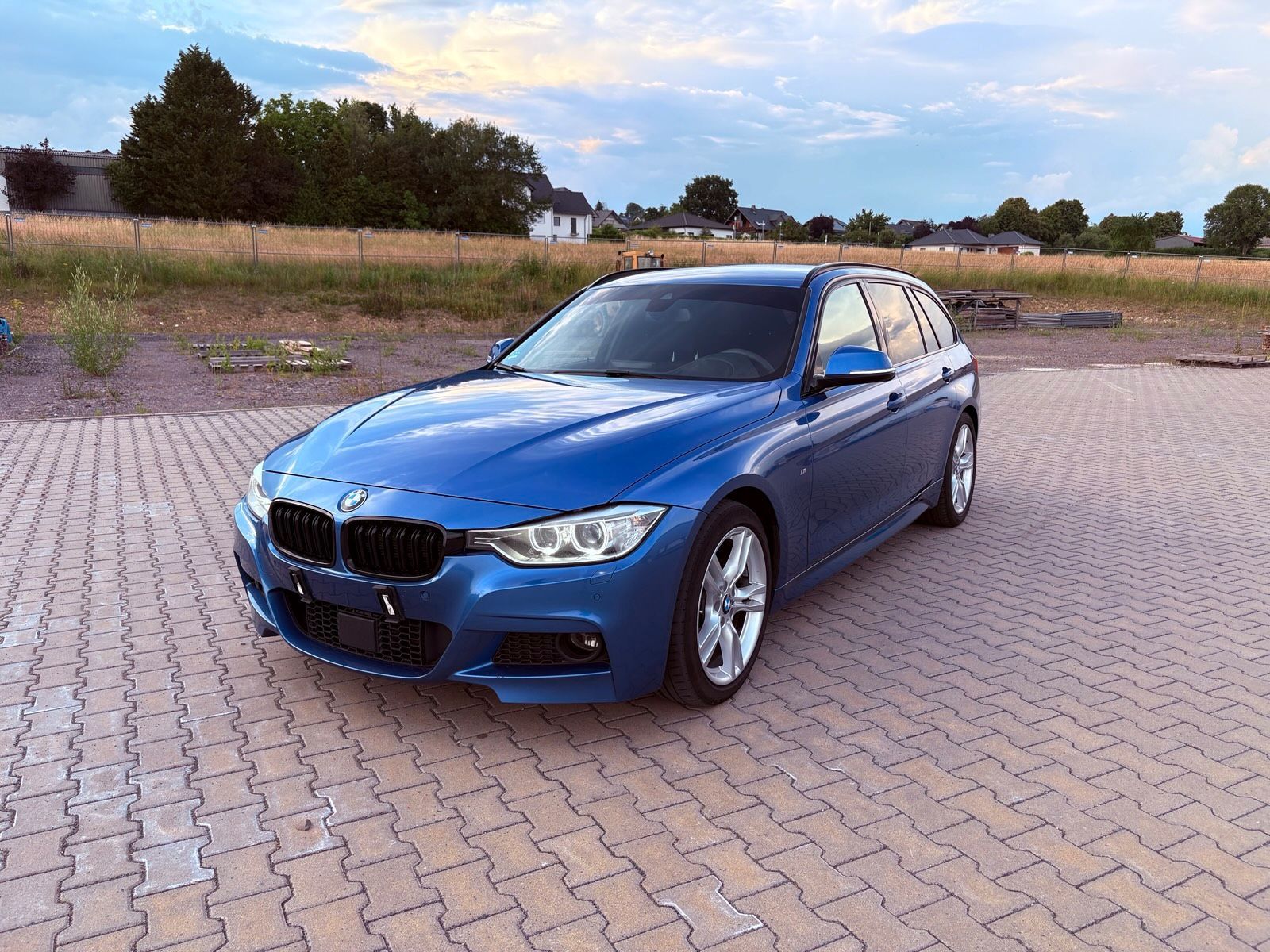 BMW BMW 330d M-Paket F31 Head-Up ACC