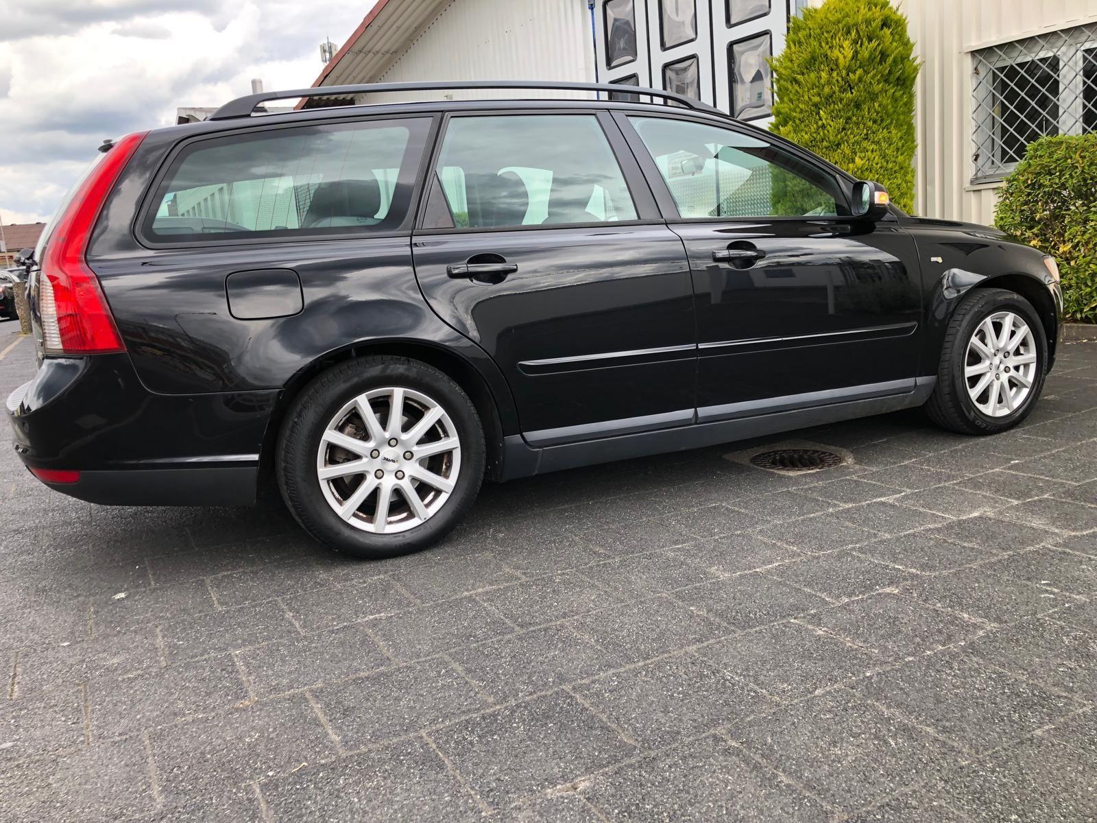 Volvo V50 2010 — photo 13