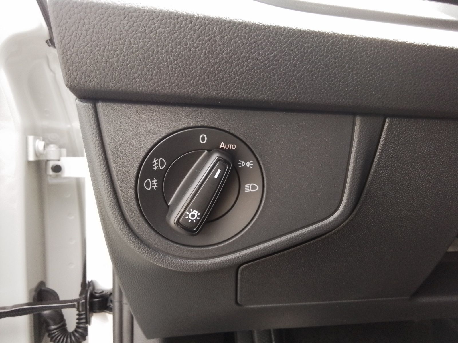 Fahrzeugabbildung Volkswagen Polo R-Line DSG NAVI LED AppConnect