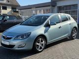 Opel Astra J Lim 5-trg 1.4 Turbo 140Ps | Navi | Xenon - Opel Astra: 140