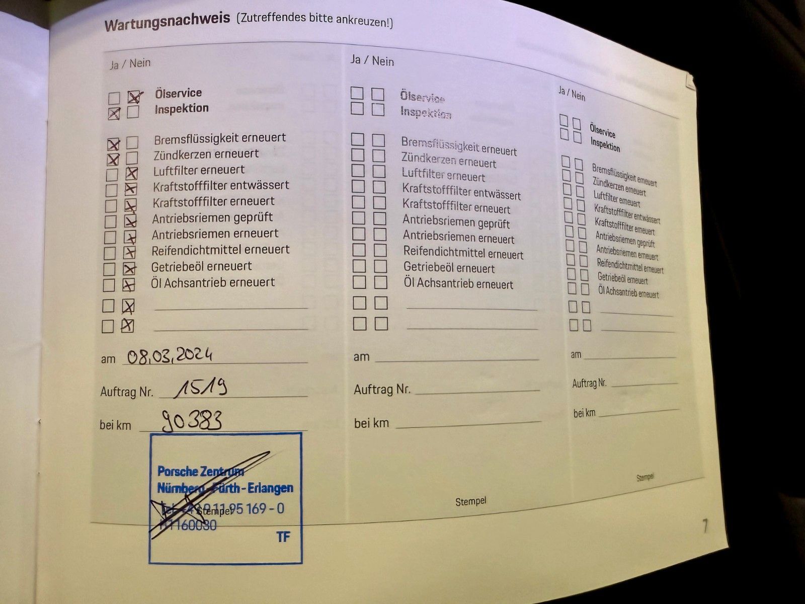 Fahrzeugabbildung Porsche Cayenne E-Hybrid ACC/Panorama/21Zoll/APPROVED