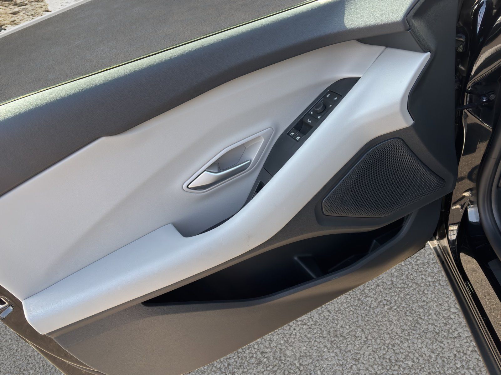 Fahrzeugabbildung Ford Explorer eMotor Premium RWD