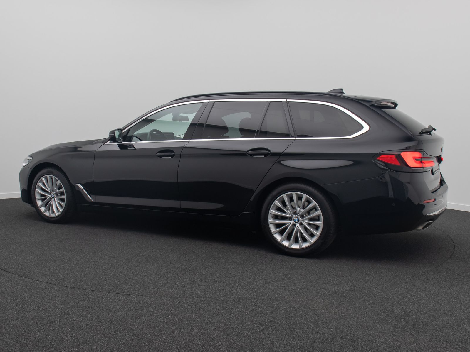 Fahrzeugabbildung BMW 520d Luxury Line DAB Kamera AHK 4xKlima Alarm