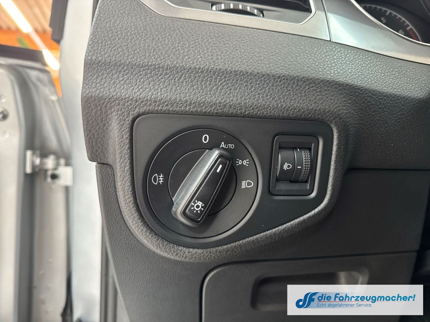 Fahrzeugabbildung Volkswagen Golf Sportsvan VII Trendline BMT Start-Stopp Spe