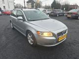 Volvo V50 Kombi 1.6 D Business Edition 2* Hand* - silberne Volvo V50