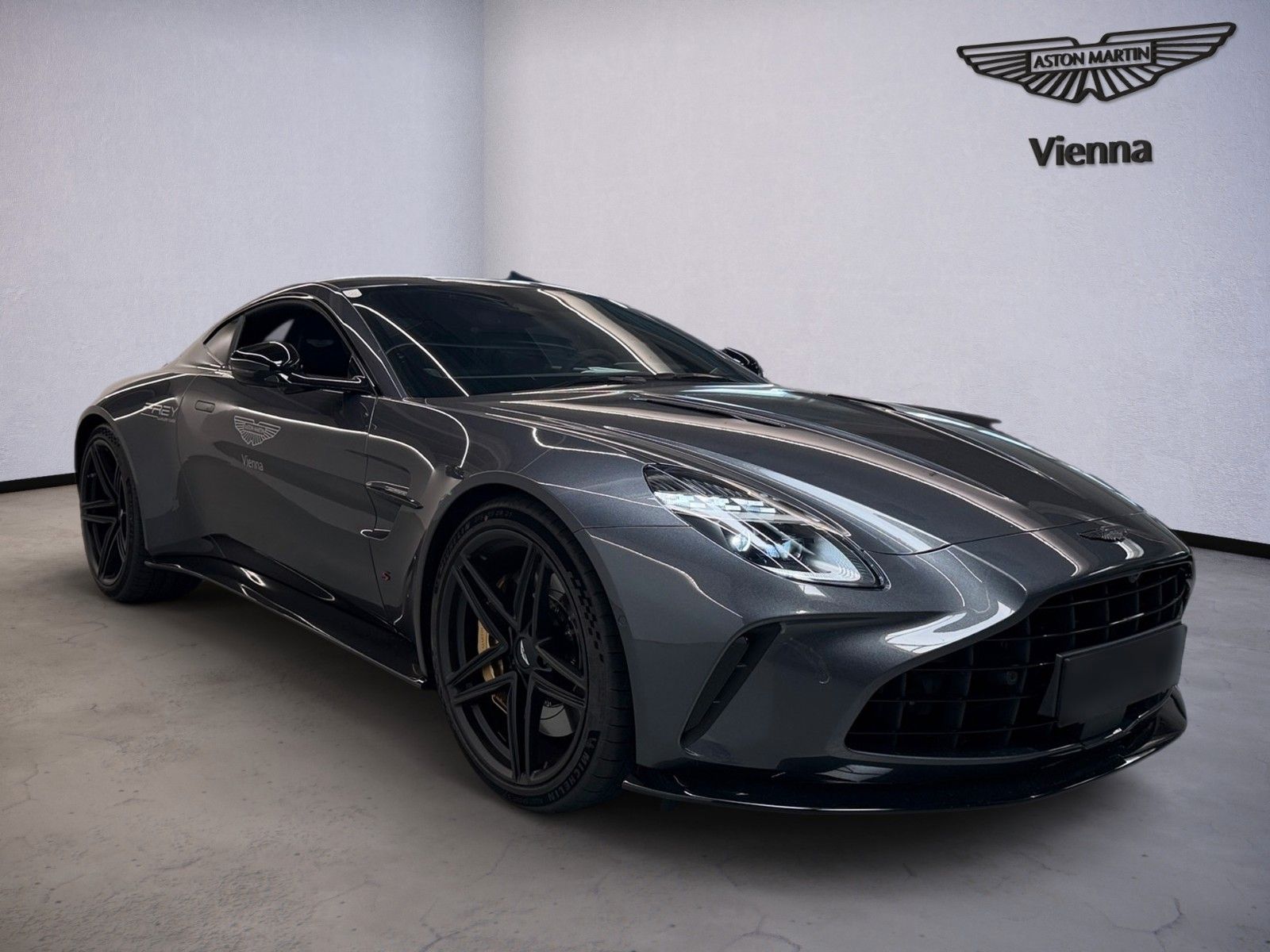 Aston Martin Vantage S Coupé | Xenon Grey imagem 2