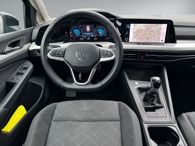 Golf VIII 2.0 TDI Life LED+NAVI+ACC+EINPARKH+SHZ