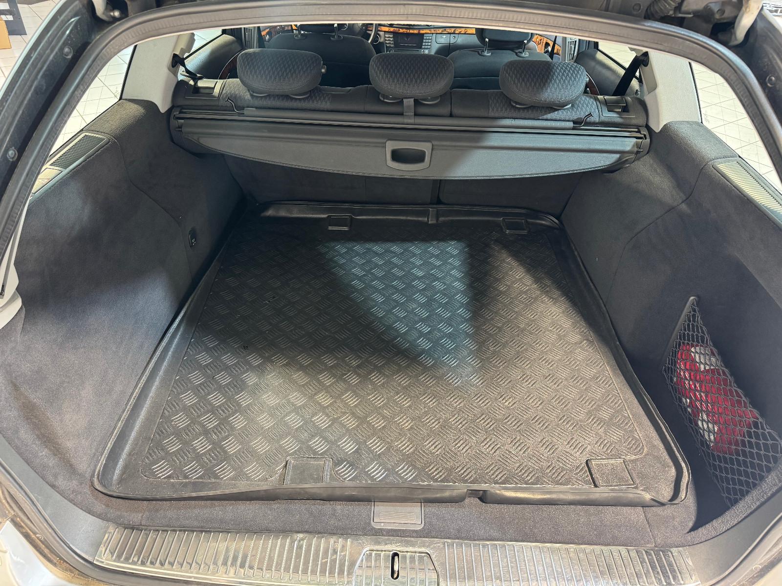 Mercedes-Benz E200 2004 — photo 25