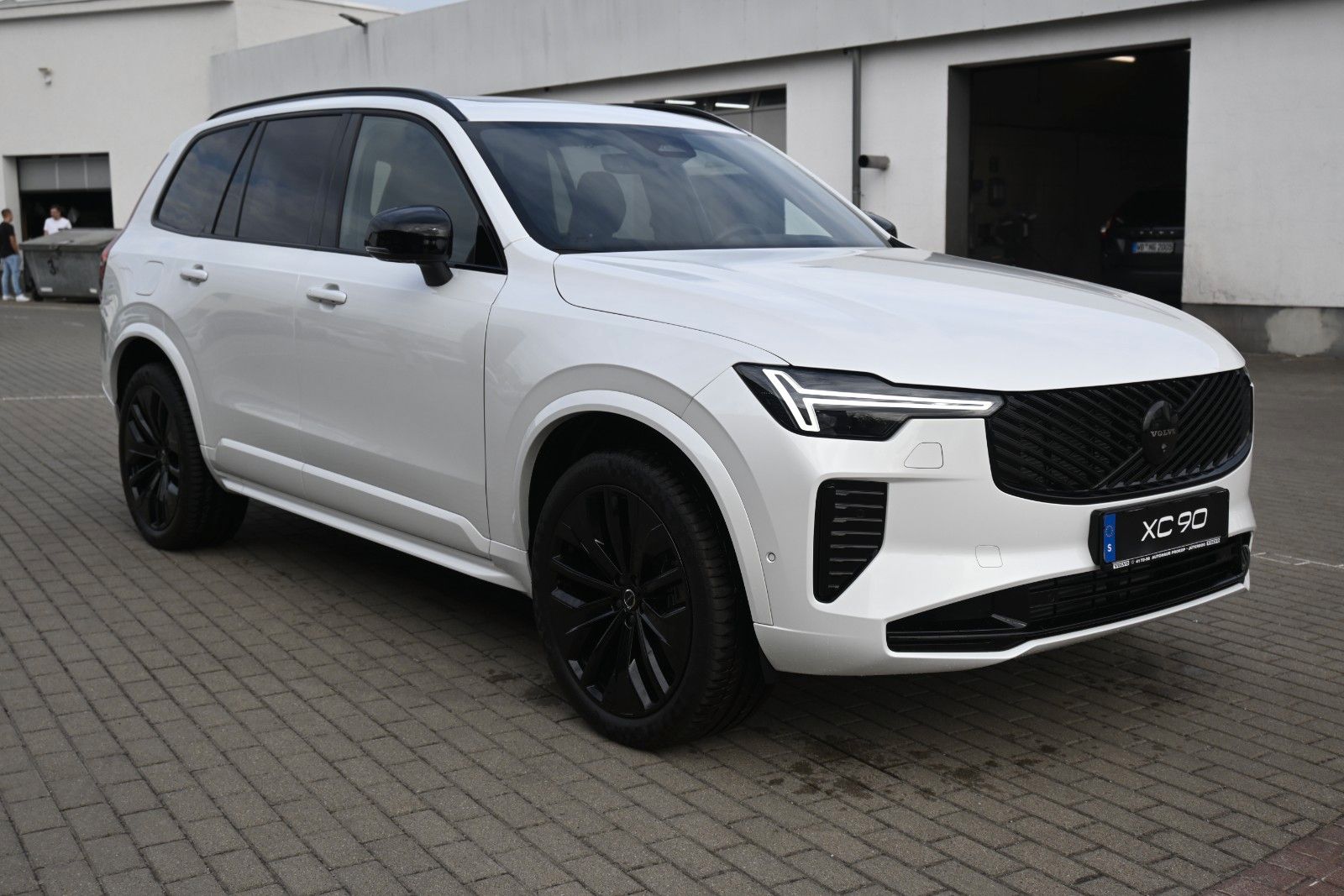 Fahrzeugabbildung Volvo XC90 T8 AWD Ultra Black Edition*LUFT*360*ACC*AHK