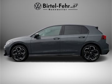Volkswagen Golf VIII R-Line 1.5 eTSI DSG 2 J. Garantie