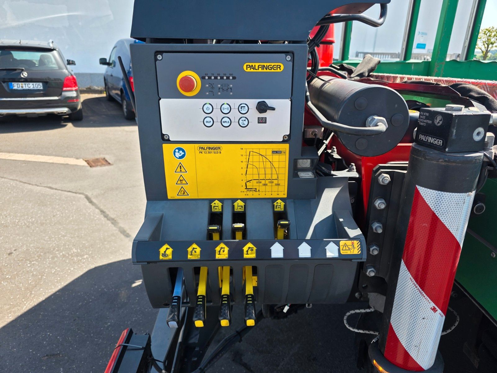 Fahrzeugabbildung Mercedes-Benz Atego 1324 L Glasreff Palfinger PK 12.501 Funk