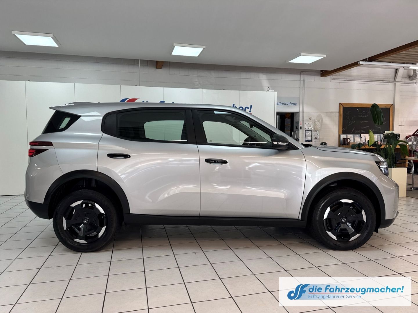 Fahrzeugabbildung Opel Frontera Electric Edition 83 kW Digitales Cockpi