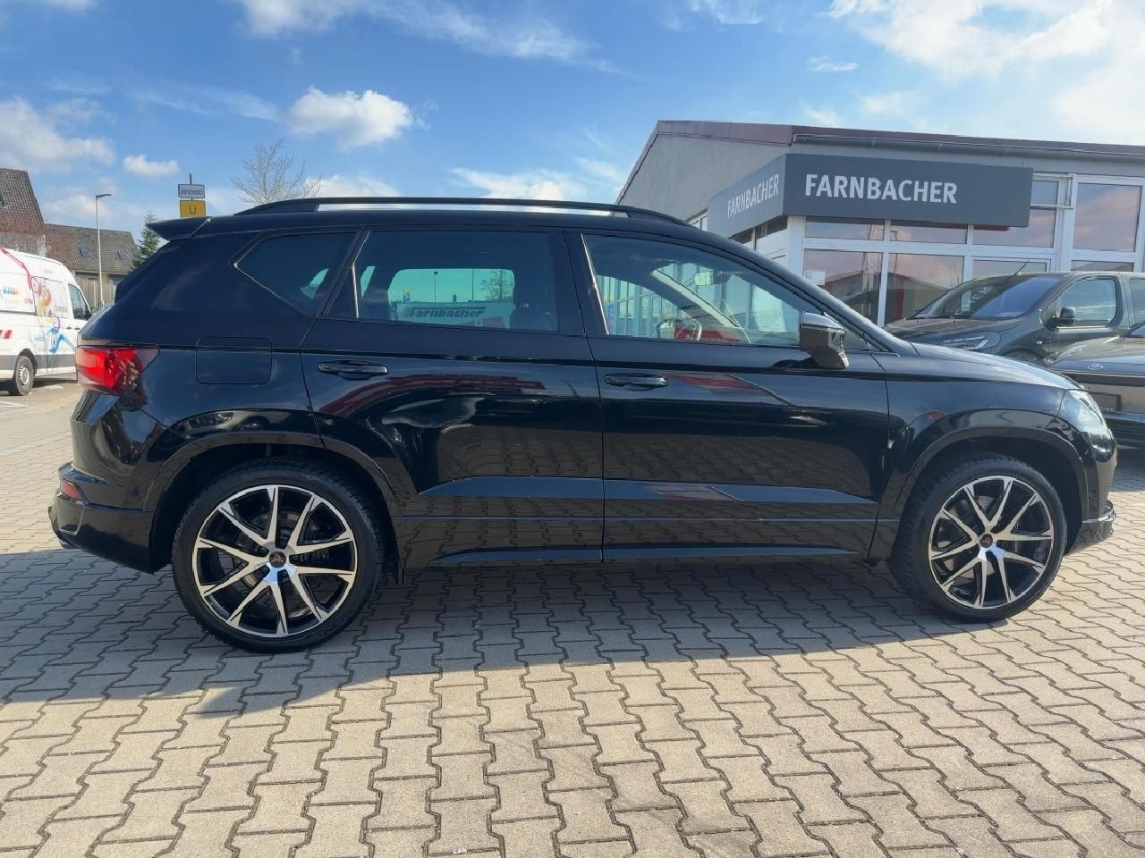Fahrzeugabbildung CUPRA Ateca 2,0 TSI Basis 4Drive 300PS *inkl AHK+Pano*