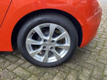 Fotografie des Opel Corsa F Sitzheizung Parkpilot 16"Allwetterreifen