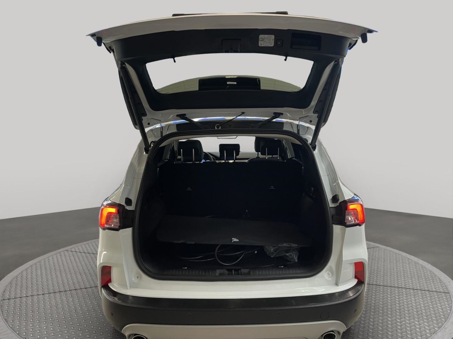 Fahrzeugabbildung Ford Kuga Plug-In Hybrid Titanium X Navi Leder Sounds